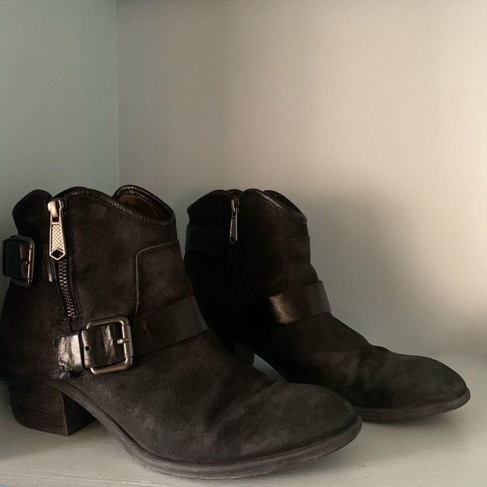 Donald Pliner Dalis Ankle Boot